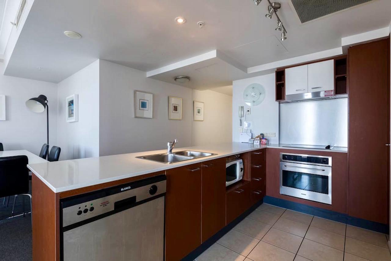Apartment With Ocean Views โกลด์โคสต์ ภายนอก รูปภาพ